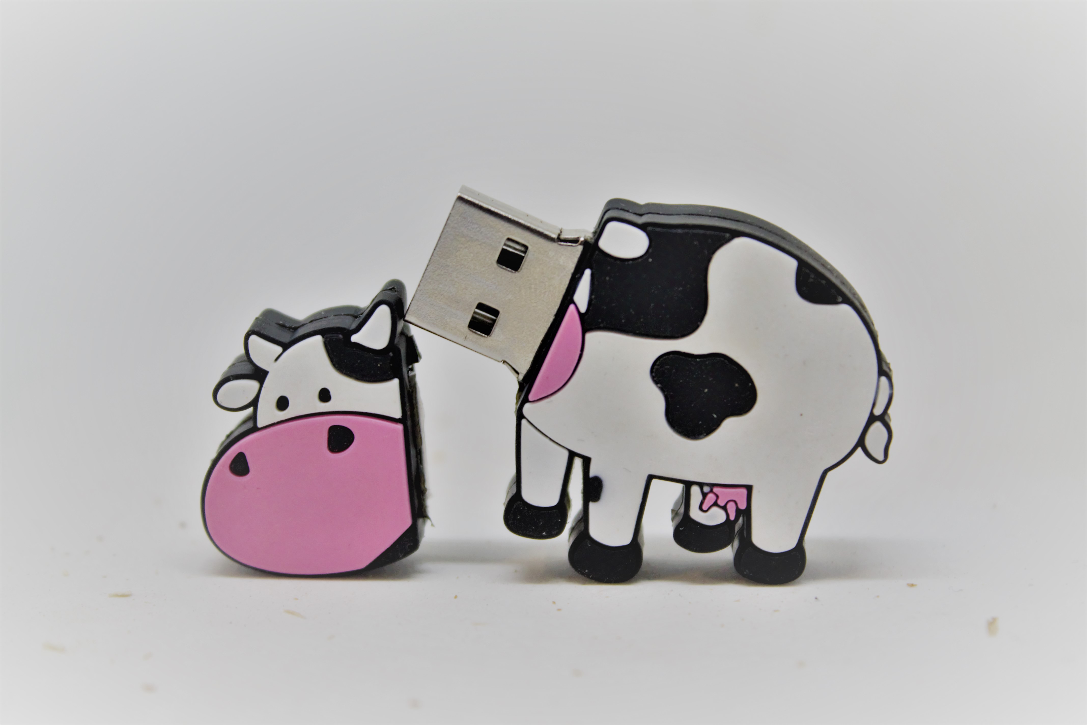 USB flash disk kráva
